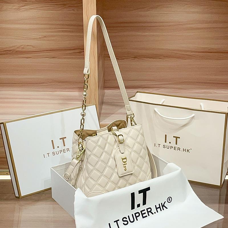 2025新款小高级感包水桶众