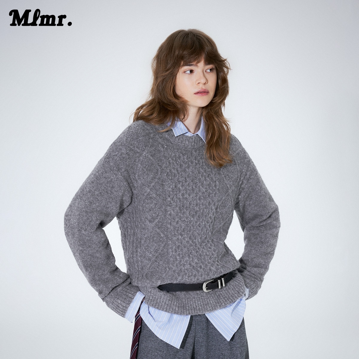 针织罗纹袖口及底摆单侧logo旗标;3色可选