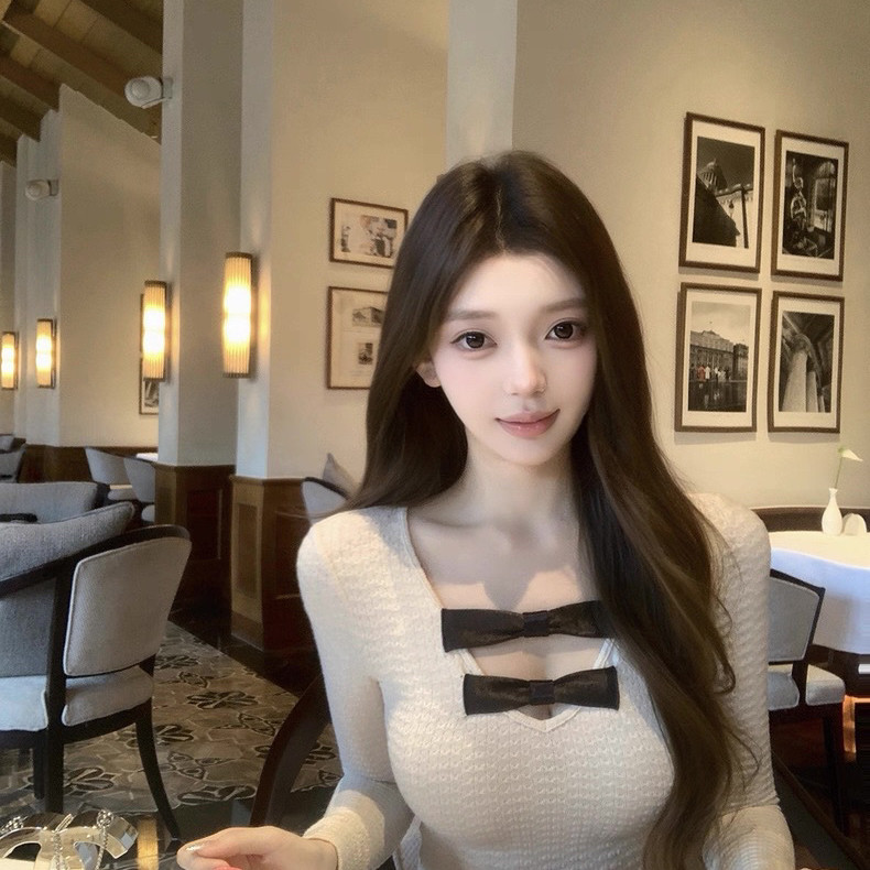 Simida斯密达-冬上新纹理感v领蝴蝶结缎面拼接v领上衣打底衫M3057