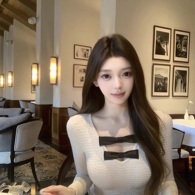 Simida斯密达-冬上新纹理感v领蝴蝶结缎面拼接v领上衣打底衫M3057