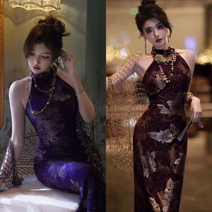 性感挂脖显胸露肩包臀长裙子复古新中式改良收腰旗袍印花连衣裙女