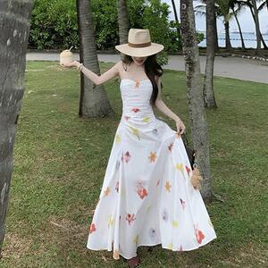 “烂漫倒影”挂脖系带印花连衣裙女夏季复古气质长裙子