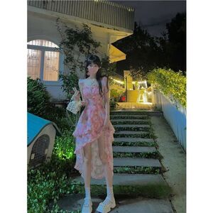 2023年春季月神花海碎花吊带裙方领收腰显瘦不规则设计感连衣裙夏