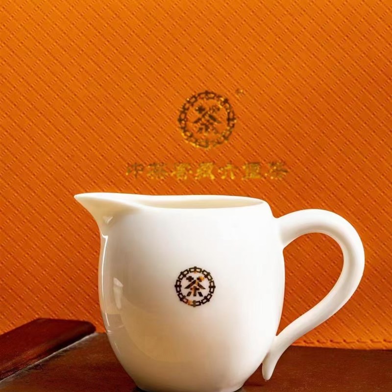 中茶窖藏六c堡茶 白瓷茶具套装 盖碗公道杯滤网品茗杯一套带礼盒