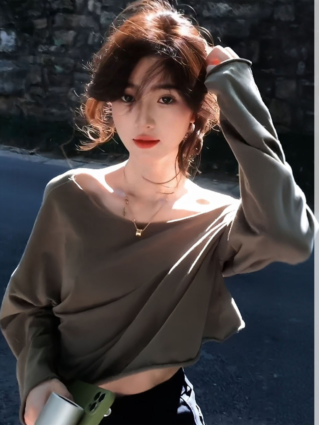 纯色一字肩短款甜辣妹长袖T恤女2025新款早秋季韩系慵懒松弛上衣