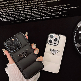 新款16潮牌羽绒服P家大牌适用苹果15promax手机壳iPhone14布面13pro女12全包11防摔软边保护套高级感个性奢华