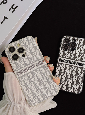 新款16pro经典潮牌CD字母刺绣15适用苹果14promax手机壳iPhone13情侣12pro男女11全包xs max防摔xr保护套软壳