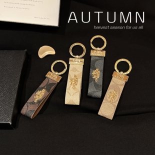 潮牌新款老花奢华汽车钥匙扣手机挂件个性创意精致男女包包挂饰链皮带车用防丢高档钥匙圈挂绳商务情侣吊坠