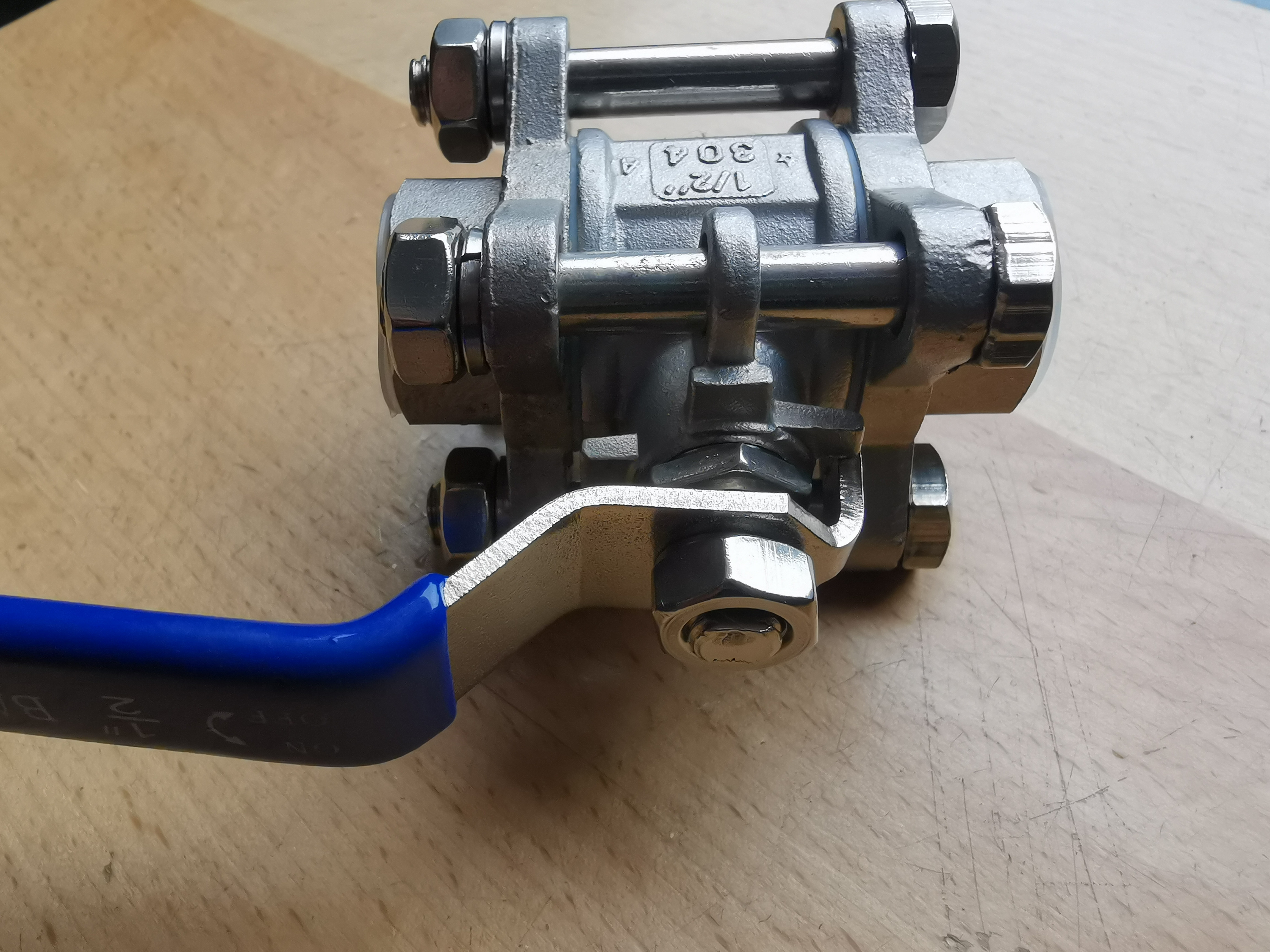 不锈钢三片式球阀内螺纹