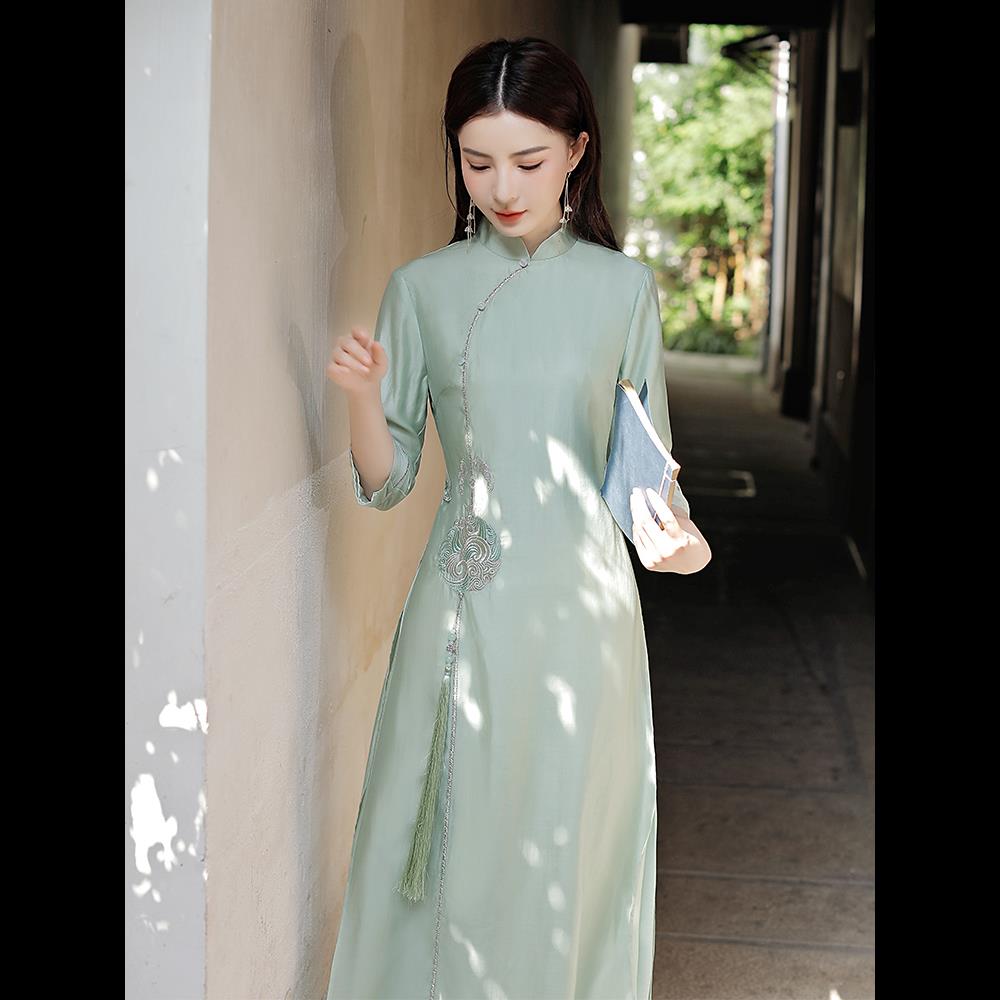 绿意盎然高端改良旗袍春
