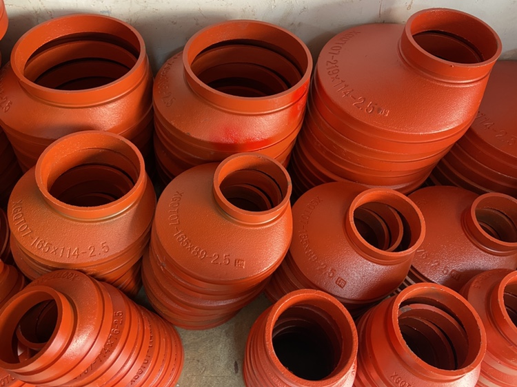 沟槽偏心大小头325*273变114变76变165变89变219变114变108变159