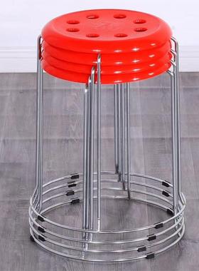 八孔圆钢筋凳子，高度45厘米，仅使用一次。颜色有红色和橙色。