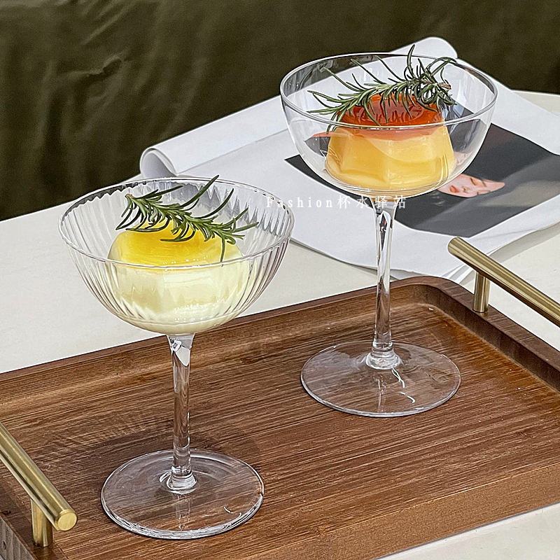 竖条纹高脚玻璃杯风冰美