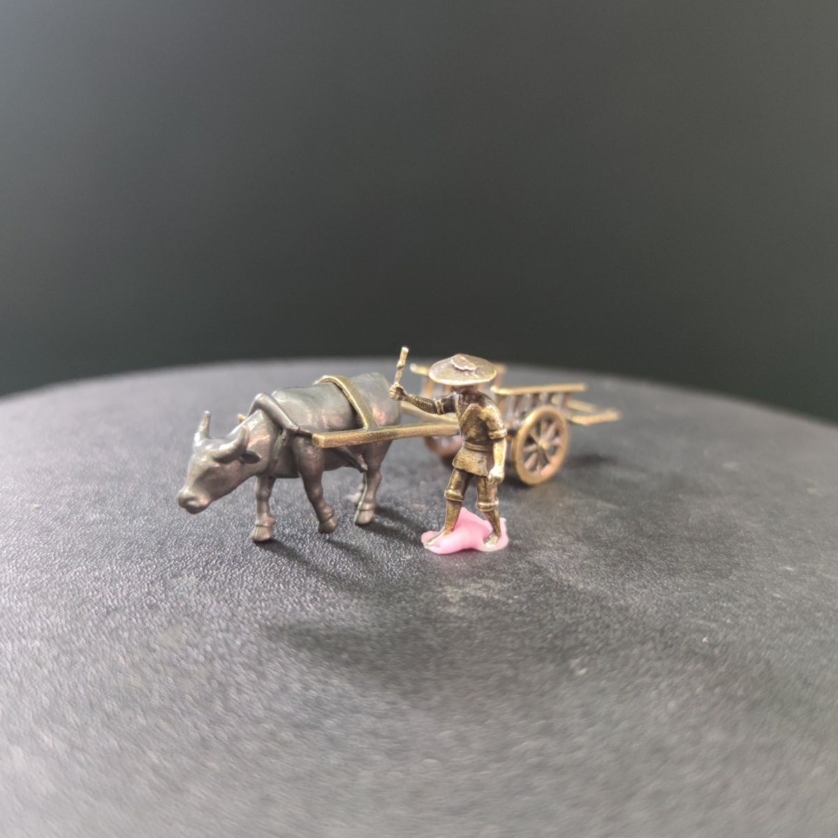 黄铜农夫赶牛车小人热鱼