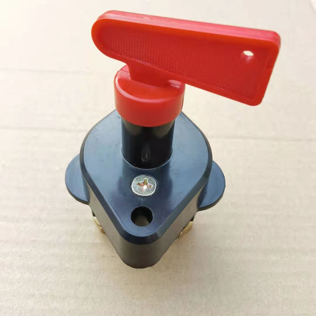 重汽豪沃电源总开关瓶断