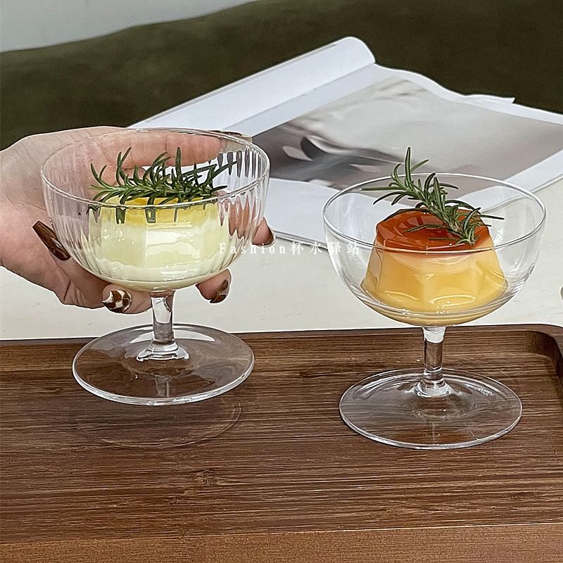 竖条纹矮脚玻璃杯风冰美