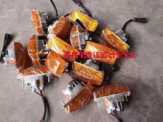 徐工吊车脚踏板灯 徐工吊车XCT 25k5A脚踏板灯原厂