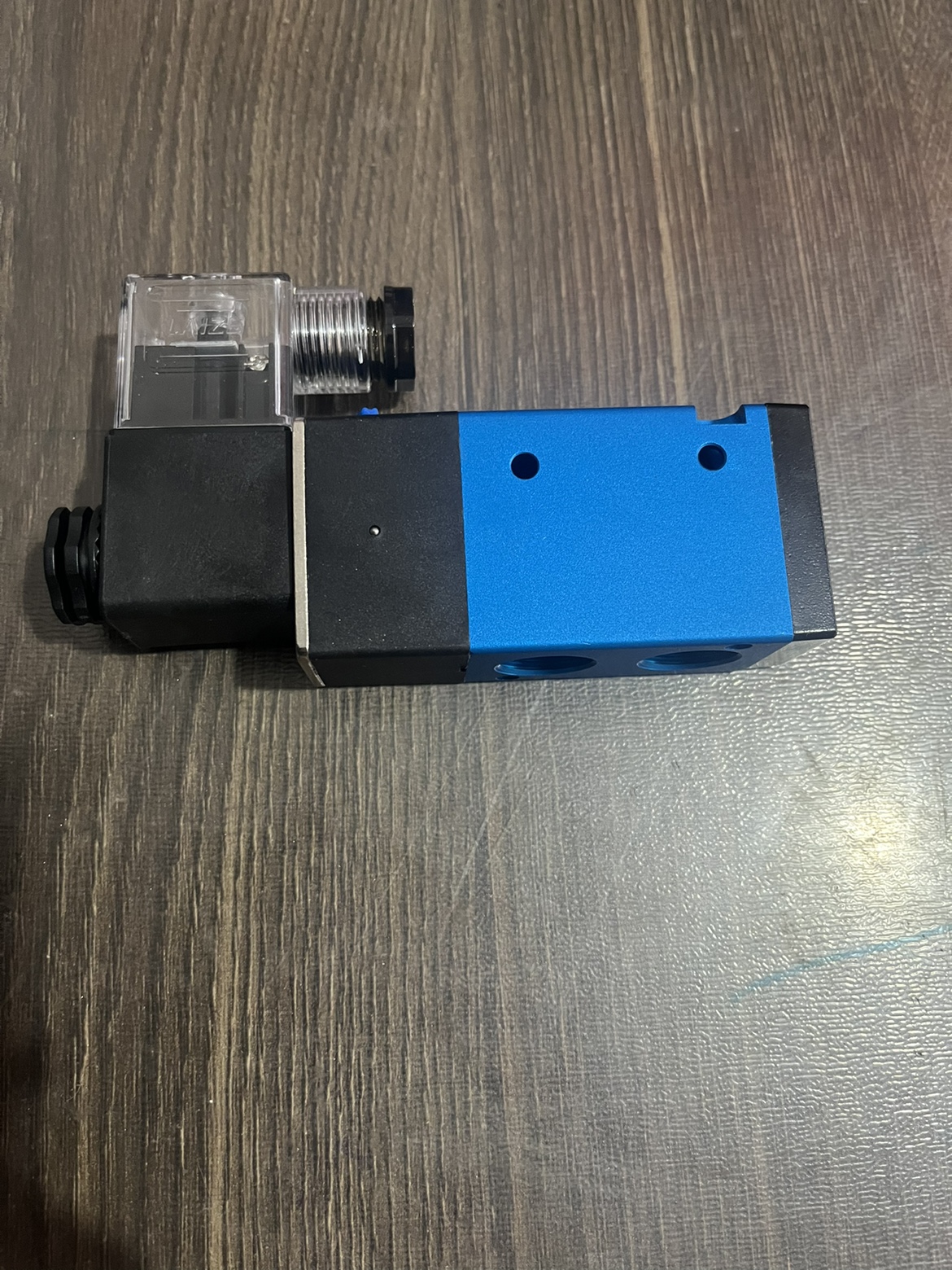 二位三通电磁阀气动控制