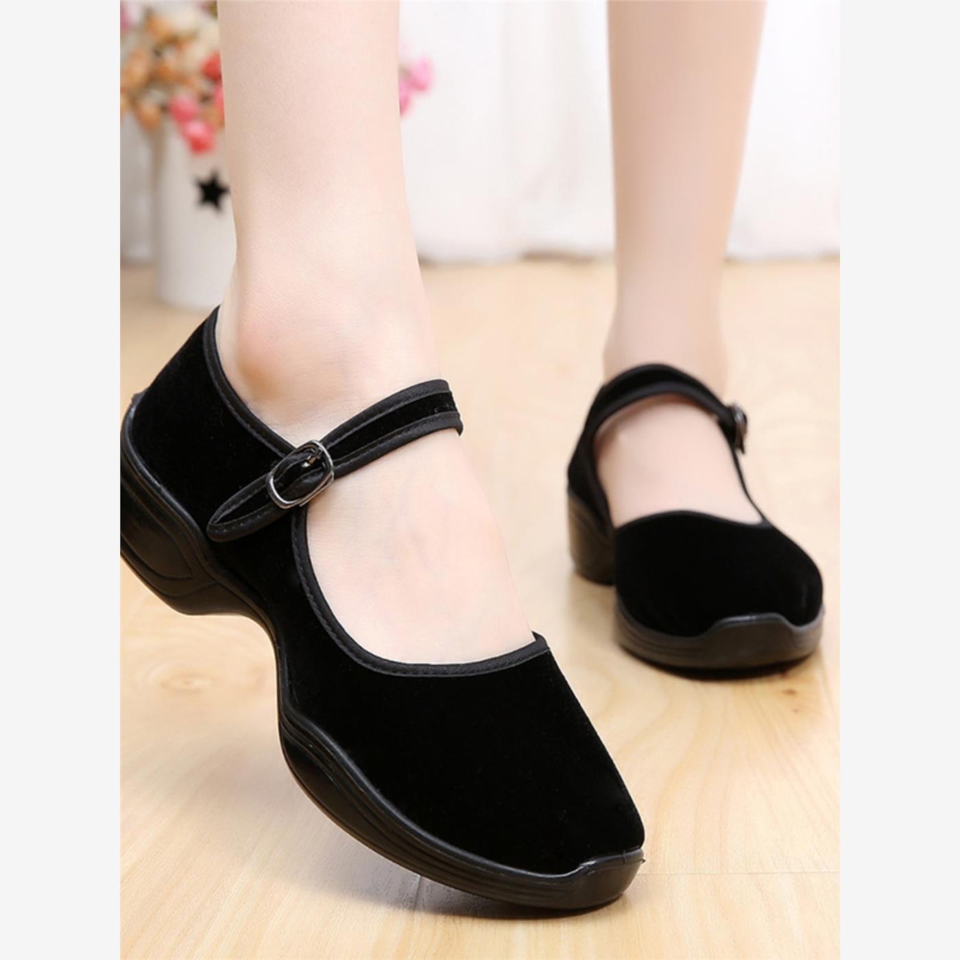 广场舞蹈鞋平绒扣带老北京布鞋女单鞋中老年妈妈跳舞鞋软底黑布鞋