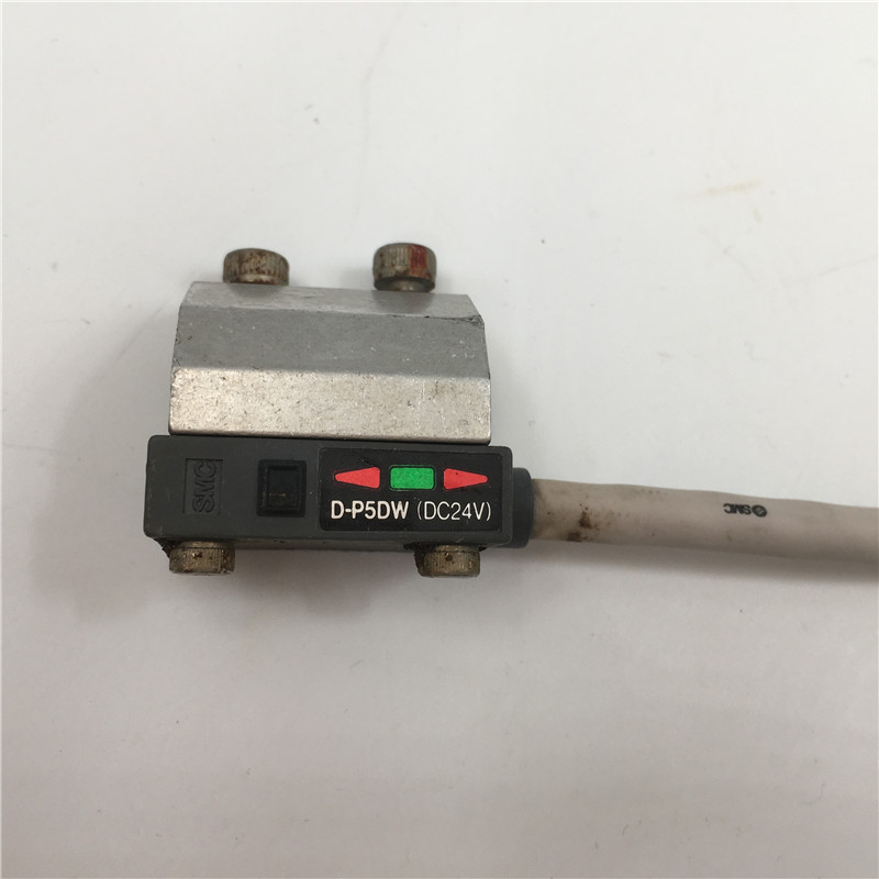 议价机SMC磁性开关D-P5DW DC24V线短支架 低