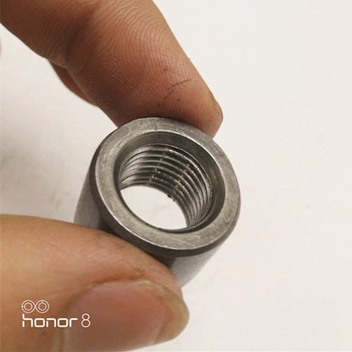 单头焊接内丝油嘴分加厚