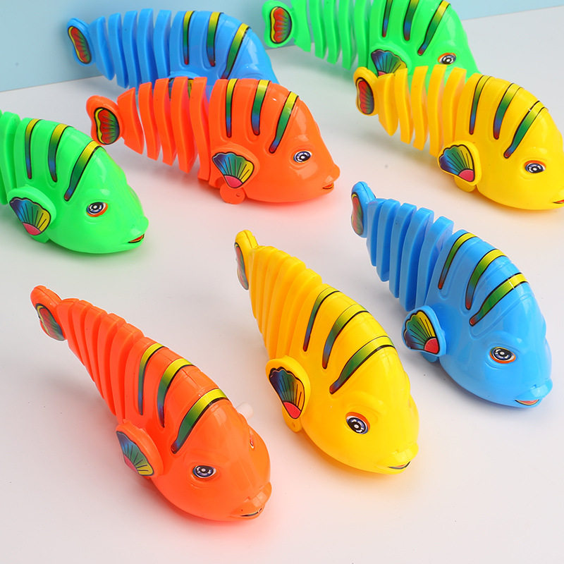 玩具发条摇摆鱼会跑卡通婴幼儿童男女宝小孩益智学爬上链发条玩具