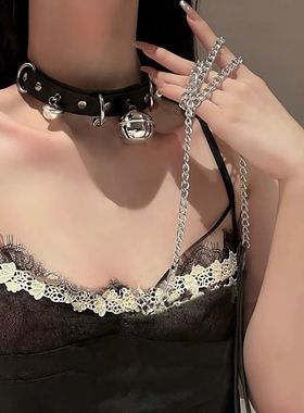 铃铛项圈女朋友颈带cos链子牵引绳颈圈sm情趣男颈环项链金属脖圈