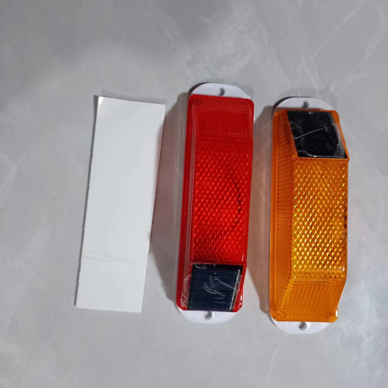 太阳能轮廓标交通警示灯