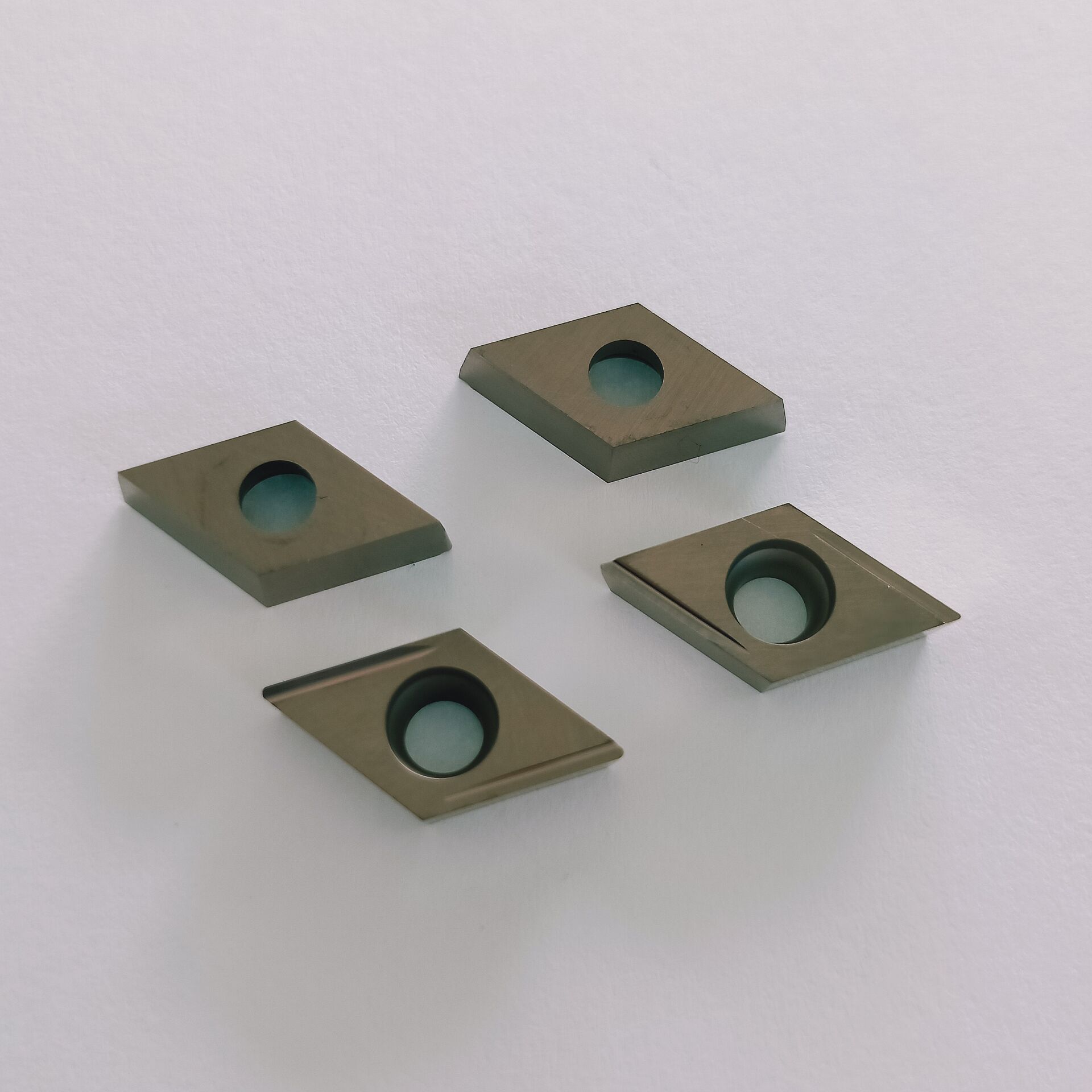 高光陶瓷精车刀尖前扫粒