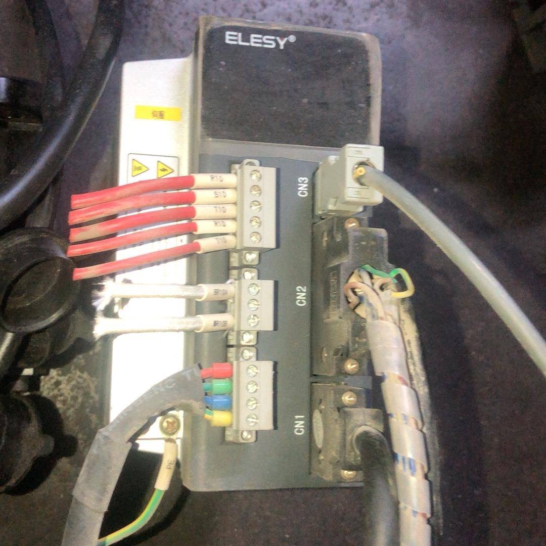 伊莱斯伺服ESDB －015AE和电机130EMA －050