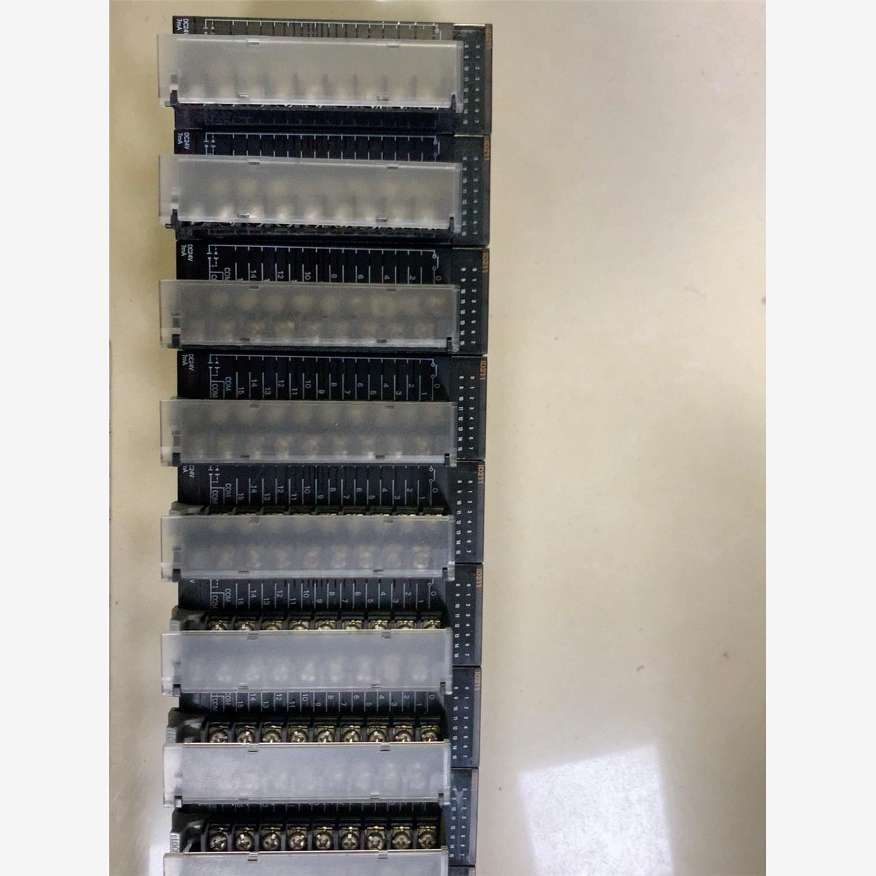 欧姆龙模块CJ1W-ID2。O拆