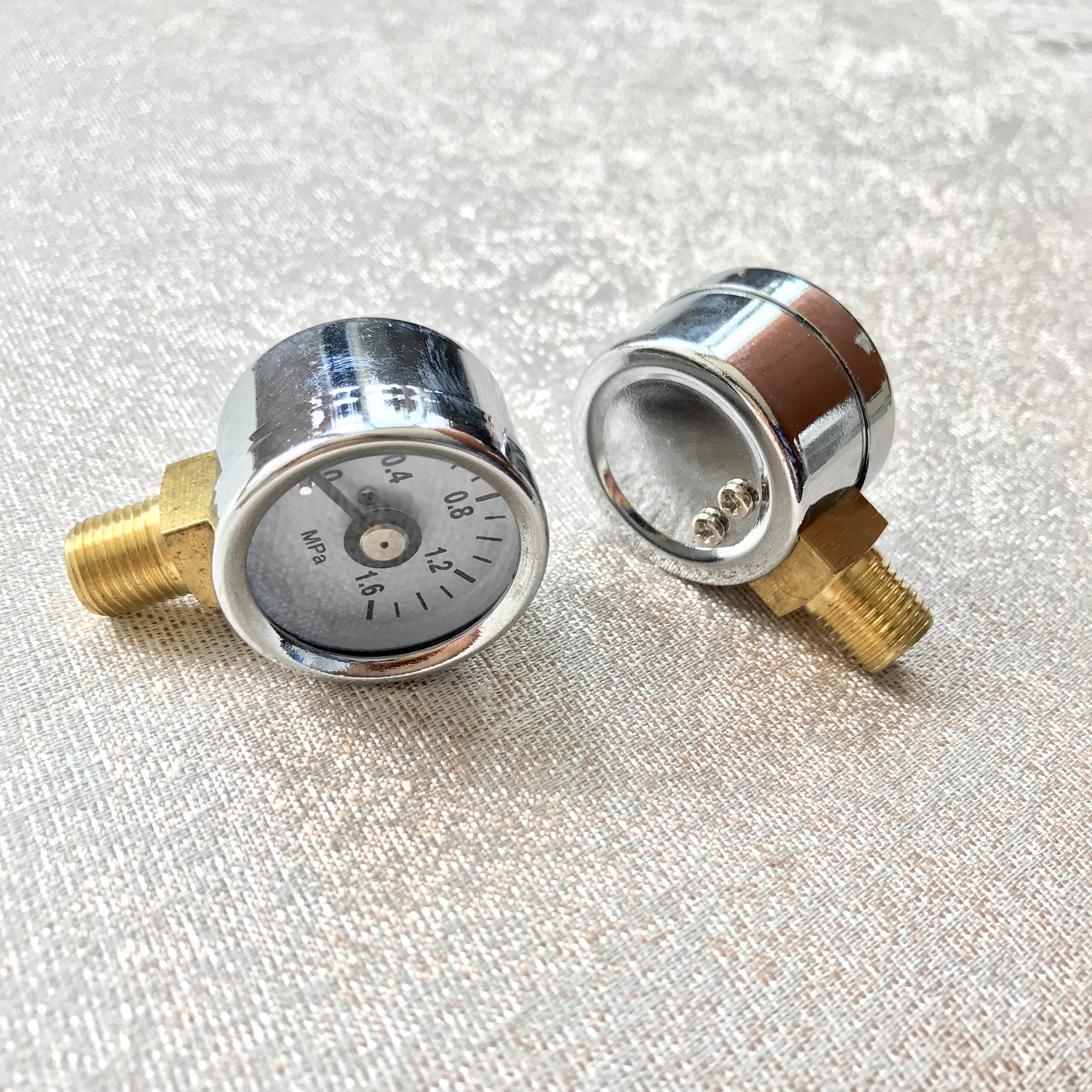 外壳直径小型压力表铜螺