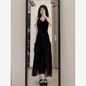 夏季新款洋气减龄显瘦连衣裙法式温柔风气质吊带长裙赫本风小黑裙