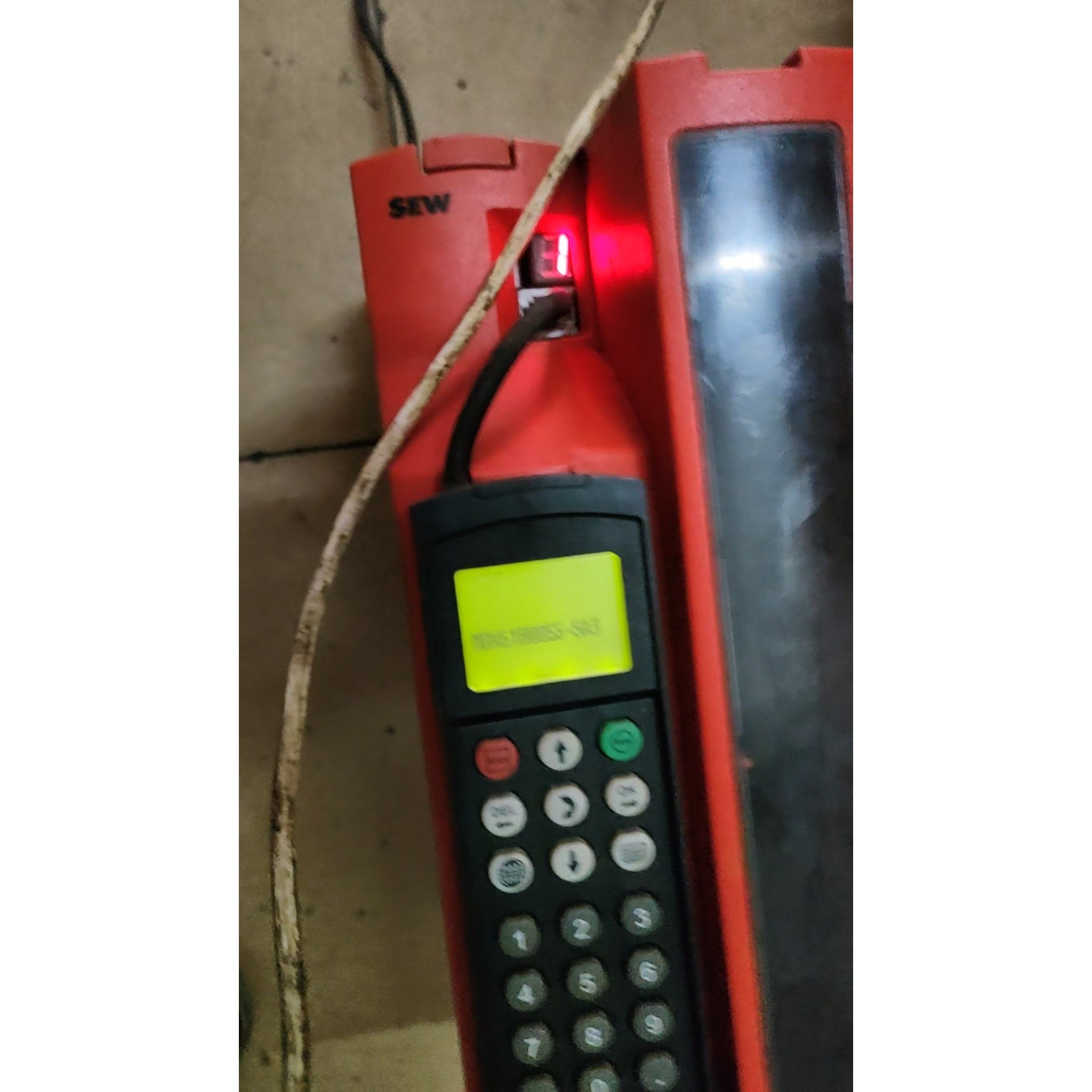 询价SEW变频器MDX61B0055-5A3-4-00,二手拆机议价