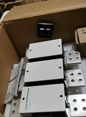 最新到货几台施耐德接触器LC1F2100P7.220V捷克进