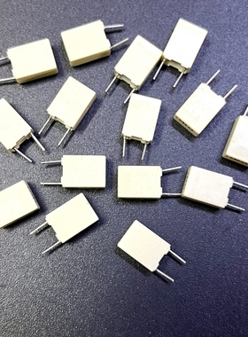 意大利AV 0.68UF63V薄膜电容680nF/684/0.68K63V无极电容脚距5mm