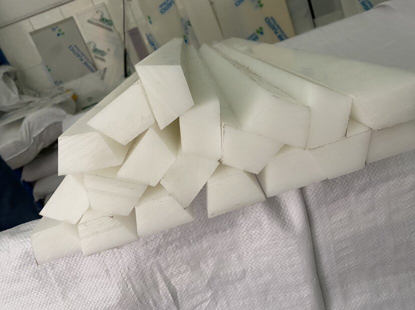 建筑铝模压槽板水管压槽条双斜边塑胶压块20mm25mm30mm40mm-100mm