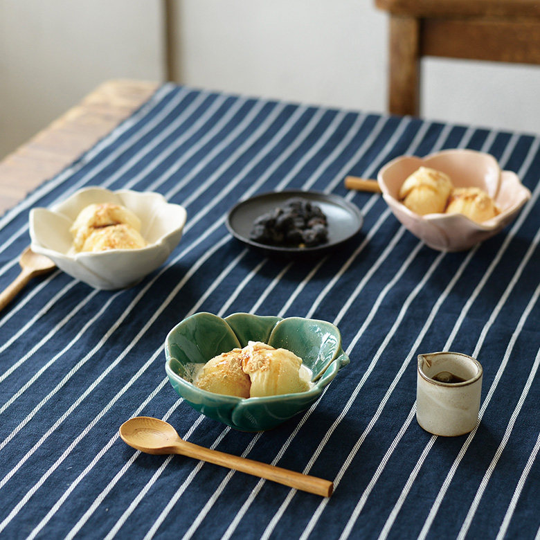 包邮日本制进口Studio M'手工陶瓷小碗山茶花豆皿零食菜碟雪糕钵