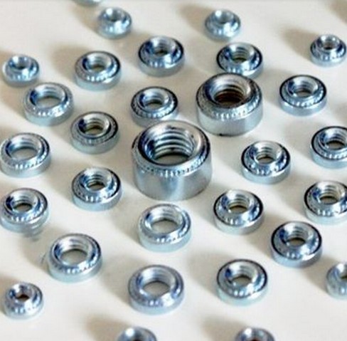 环保兰白锌碳钢压铆螺母