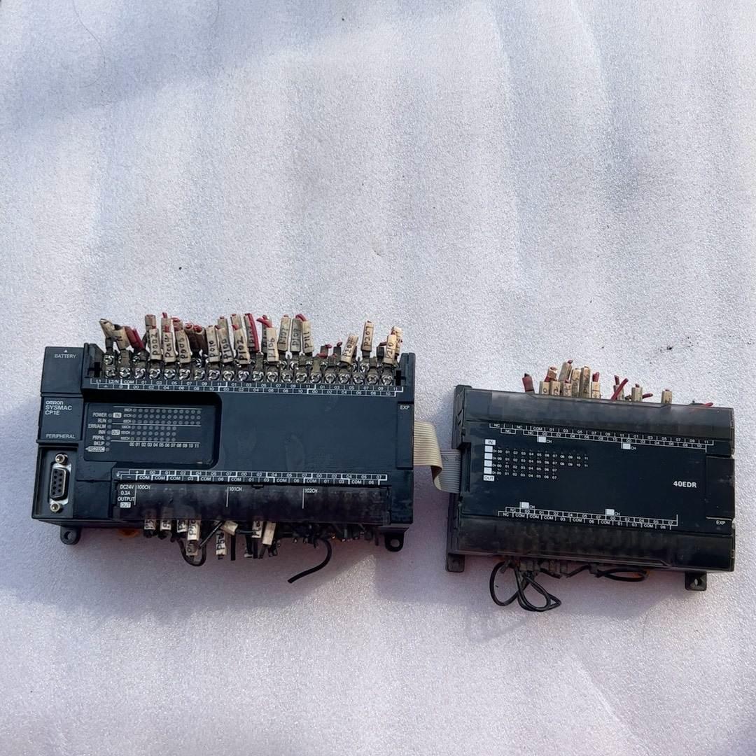 出拆机PLC，型号CP1E-N60SDR-A，CP1W