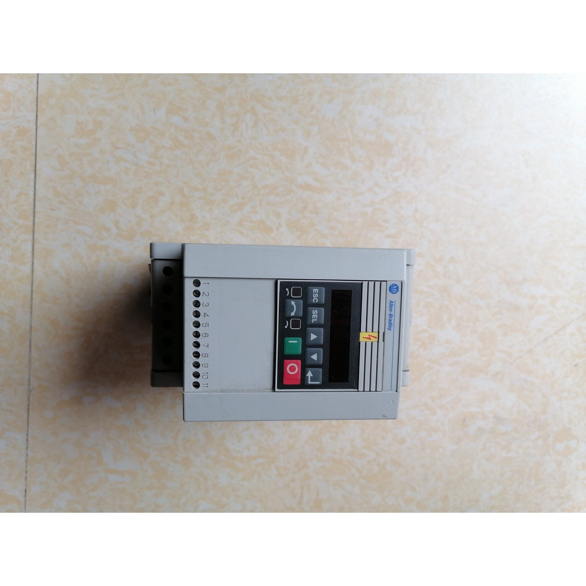 询价160-BA10NSF1P1 AB变频器3.7KW功能包好,议价