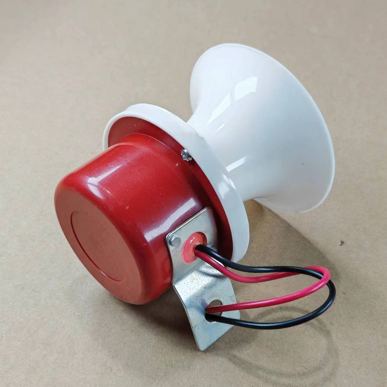 倒车喇叭倒车货车工程车倒车蜂鸣器12V24V大音量倒车喇叭