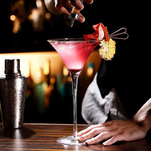 创意玻璃鸡尾酒杯 扩口马天尼杯曼哈顿酒杯高脚调酒马提尼杯酒吧