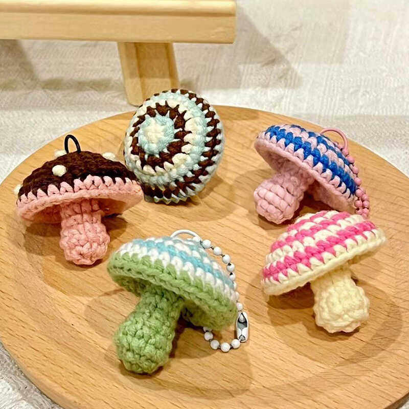 原创特色毛线钩针材料包diy蘑菇挂件钥匙扣包包配饰送女友闺蜜礼,服饰配件/皮带/帽子/围巾,DIY编织材料包,淘宝优惠券,粉丝福利购,淘宝优惠卷