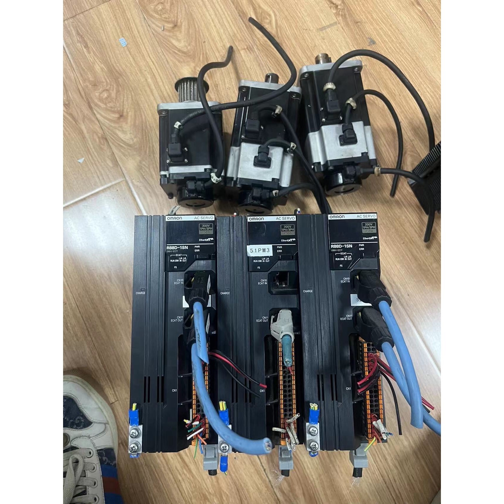 释迦自动化R88D-1SN08H-ECT R88M-1M75030T-