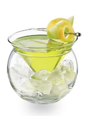 Molecular Mixology Interlayer Triangle Cocktail Iced