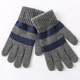 In winter, motorcycle gloves keep warm冬季男士防寒保暖手套骑