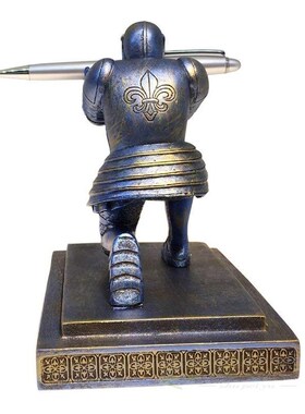 Creative Resin Soldier Executive Knight Shaped Pen Holder F