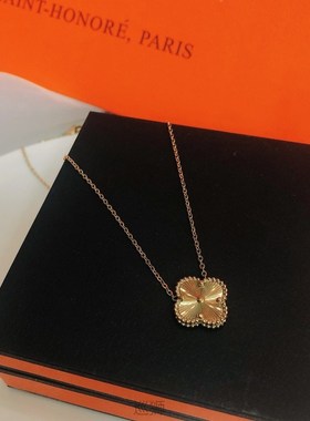18K gold cut flower Clover Necklace, personalized flash desi