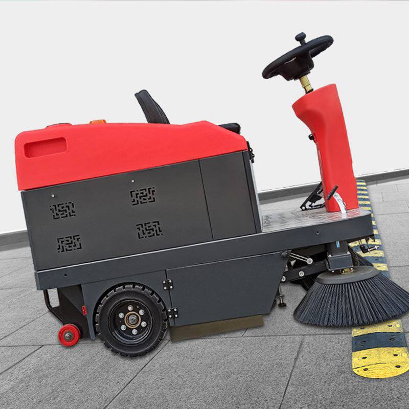 工厂直供电动道路地面清扫车座驾式商用路面扫地车公园清扫吸尘车